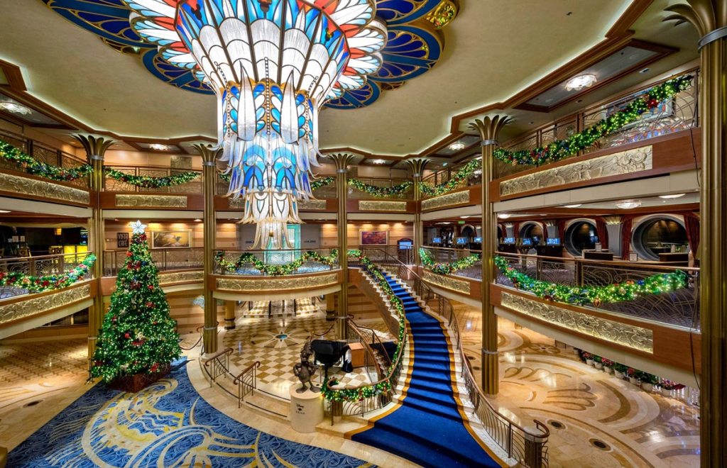 disney christmas cruise 2022